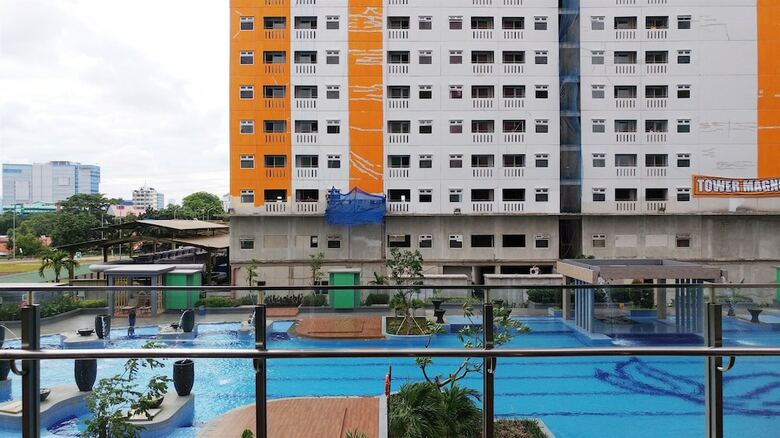 Modern Studio Apartment 26 On Top Of Green Pramuka Mall