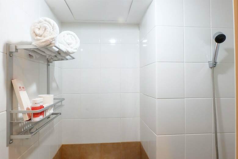 Modern Studio Apartment 26 On Top Of Green Pramuka Mall