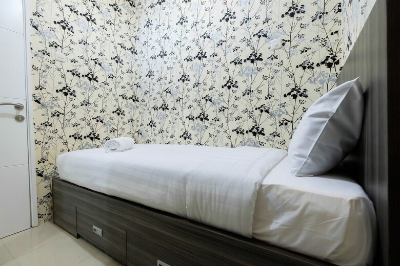 Modern Room Bassura City Apartment