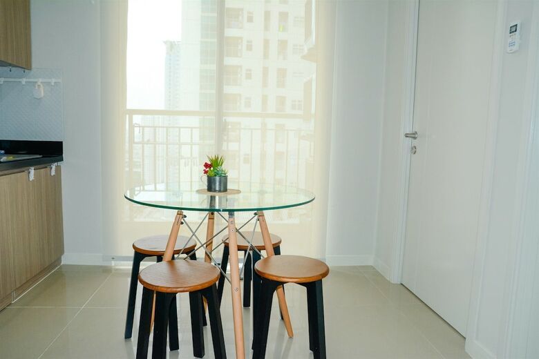 Cozy & Stylish Apartment W/ Great View At Madison Park
