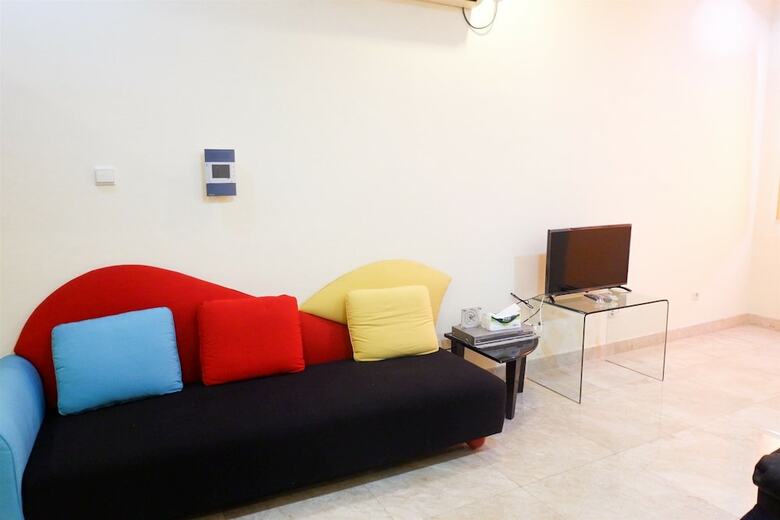 Homey The Bellezza Apartment