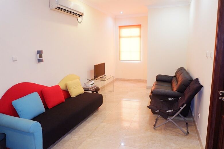 Homey The Bellezza Apartment