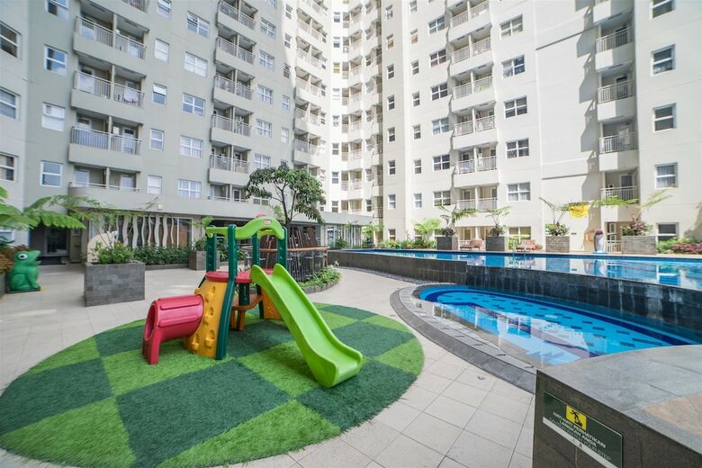 Relaxing Apartment At Parahyangan Residence