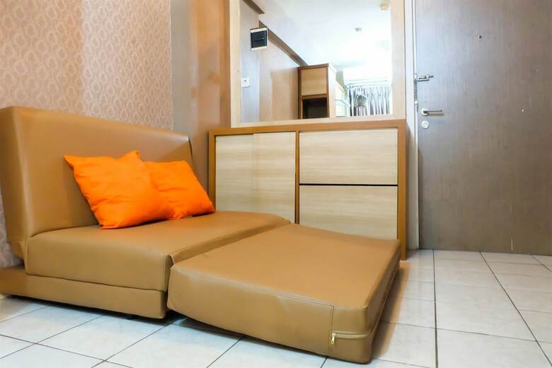 Pool View Apartment Green Pramuka