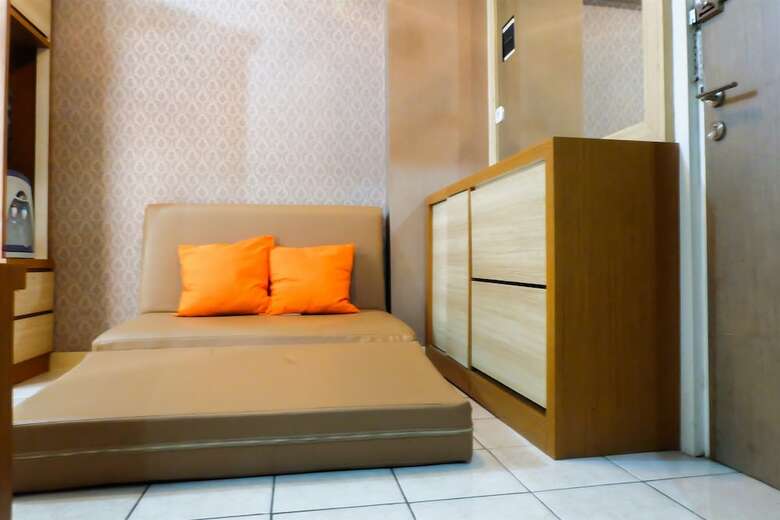 Pool View Apartment Green Pramuka