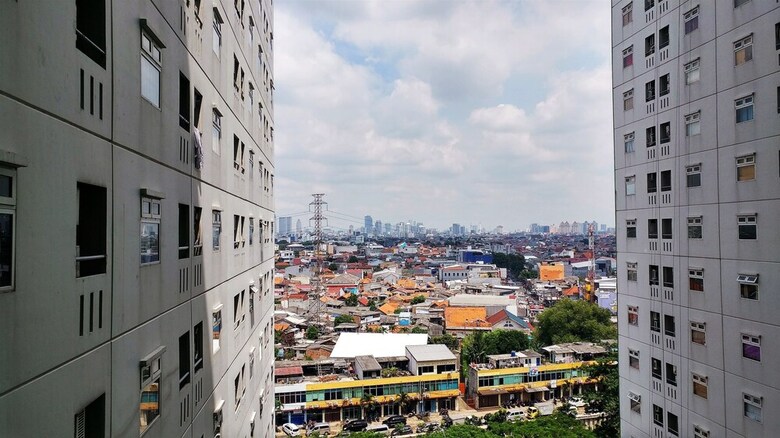 Pool View Apartment Green Pramuka