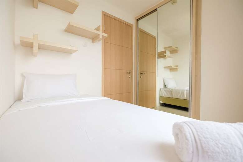 Spacious Bassura City Apartment With Pool View