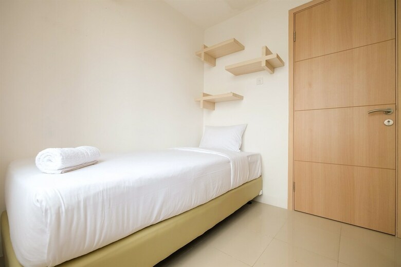 Spacious Bassura City Apartment With Pool View