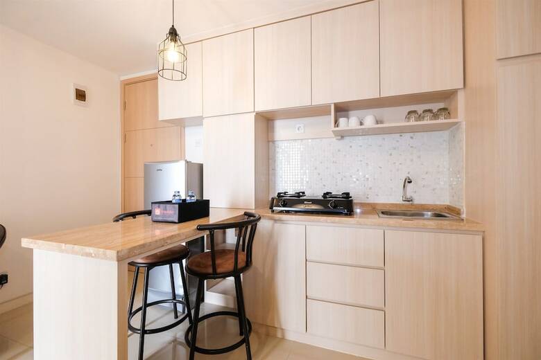 Spacious Bassura City Apartment With Pool View