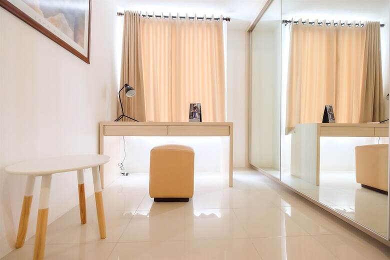 Spacious Bassura City Apartment With Pool View