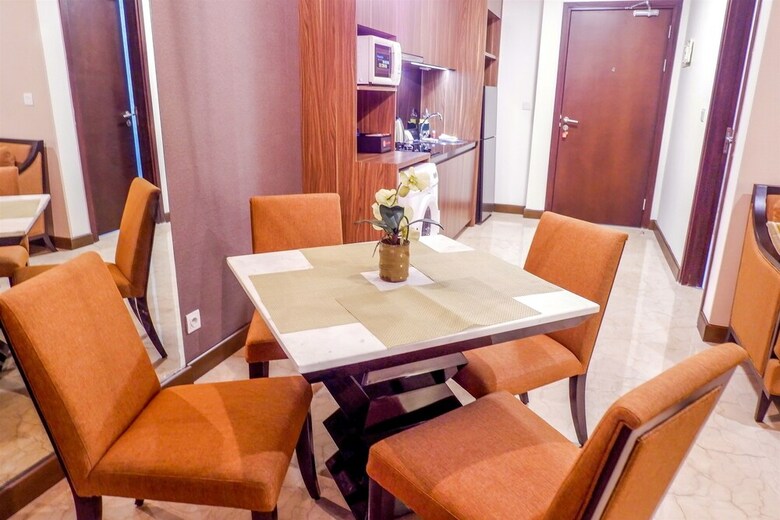 Luxurious L'avenue Apartment