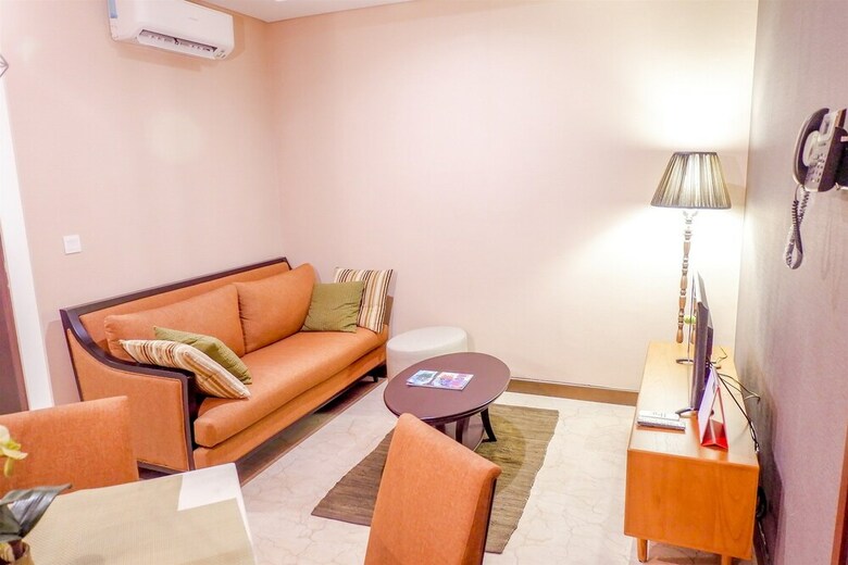 Luxurious L'avenue Apartment