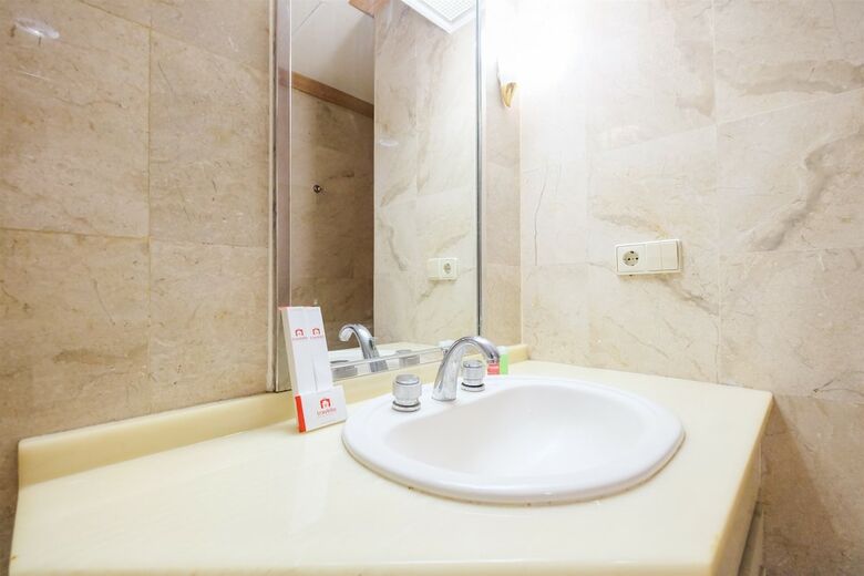Classic Studio Park Royale Apartment Near Sudirman