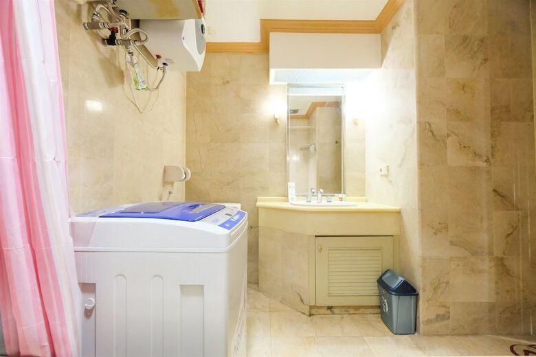 Classic Studio Park Royale Apartment Near Sudirman