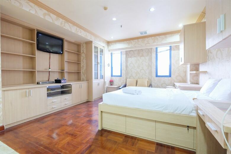 Classic Studio Park Royale Apartment Near Sudirman