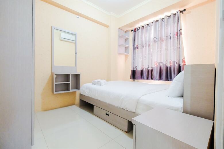 Pool View Green Pramuka Apartment Near Shopping Mall