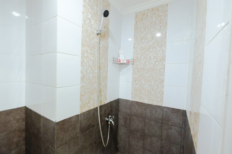Pool View Green Pramuka Apartment Near Shopping Mall