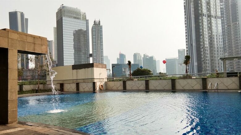 Comfortable The Wave Apartment Near Epicentrum Kuningan