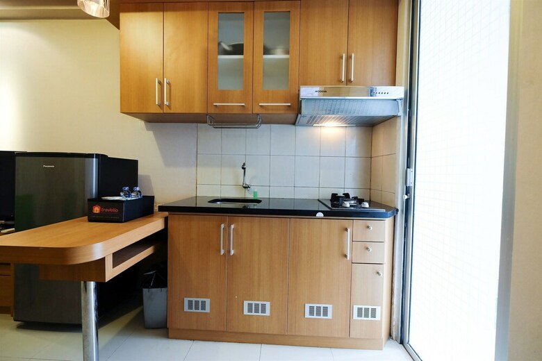 Comfy Green Palace Kalibata Apartment