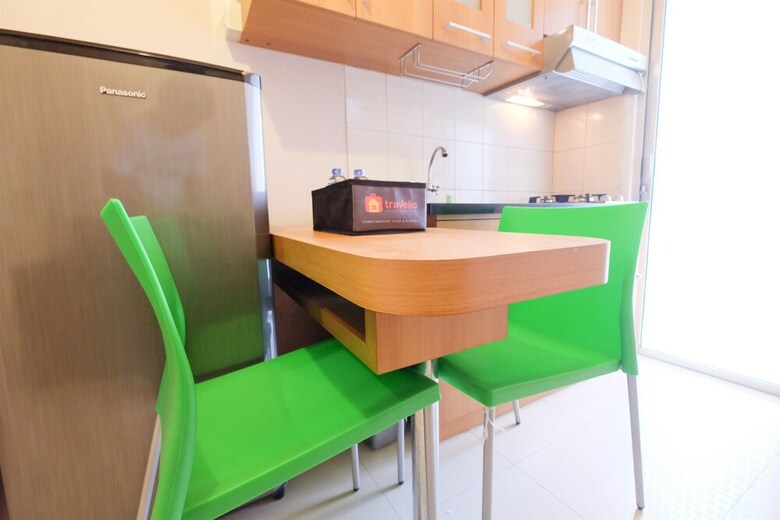 Comfy Green Palace Kalibata Apartment
