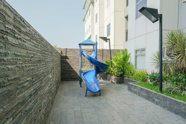 Cozy Studio Apartment Near Mall Kelapa Gading
