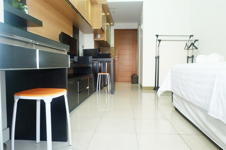 Cozy Studio Apartment Near Mall Kelapa Gading