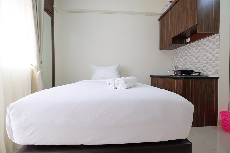 Comfy Studio Apartment @ Green Pramuka City