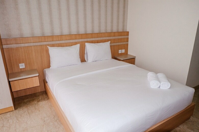 Modern And Comfortable Studio Menteng Park Apartment With City View
