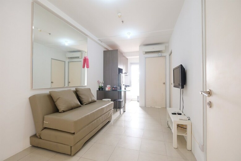 Green Bay Pluit Apartment With Sofa Bed