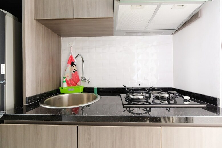 Green Bay Pluit Apartment With Sofa Bed