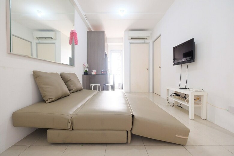 Green Bay Pluit Apartment With Sofa Bed