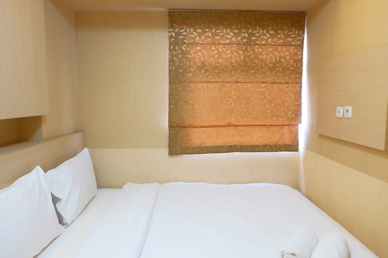 With Access To Shopping Center At Kalibata Apartment
