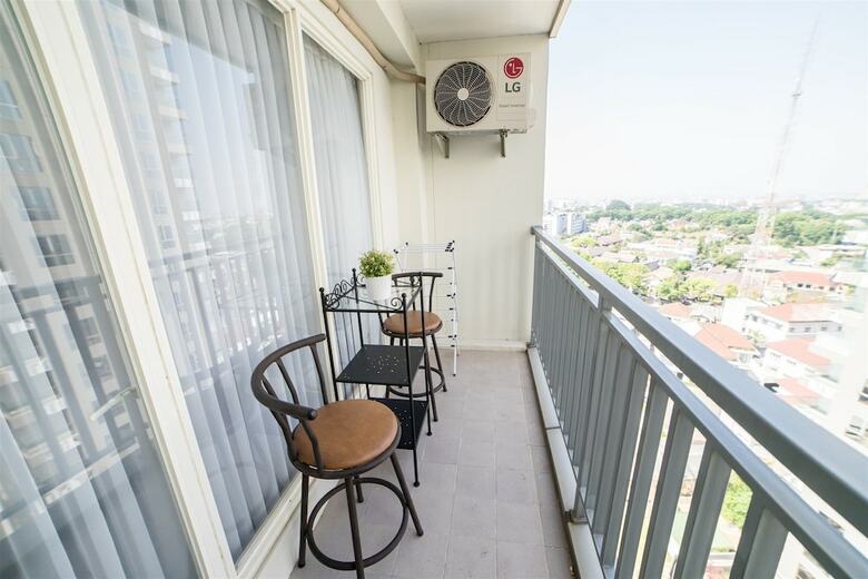 Studio With Balcony @ Galeri Ciumbuleuit 3 Apartment
