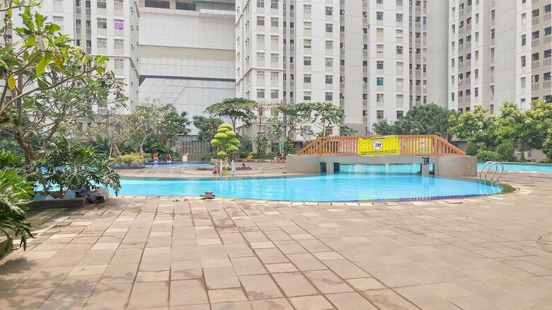 Spacious Apartment At Green Bay Pluit