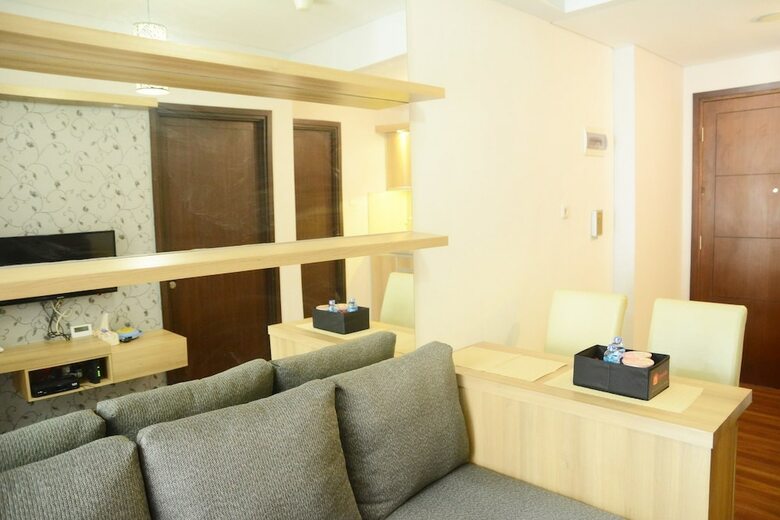 Cozy At Aspen Apartment Near To Mall