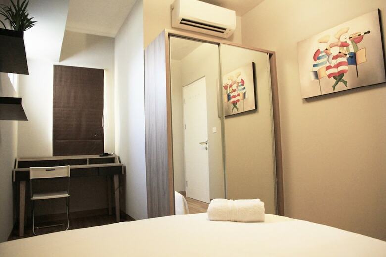 Deluxe And Comfortable The Springlake Summarecon Apartment