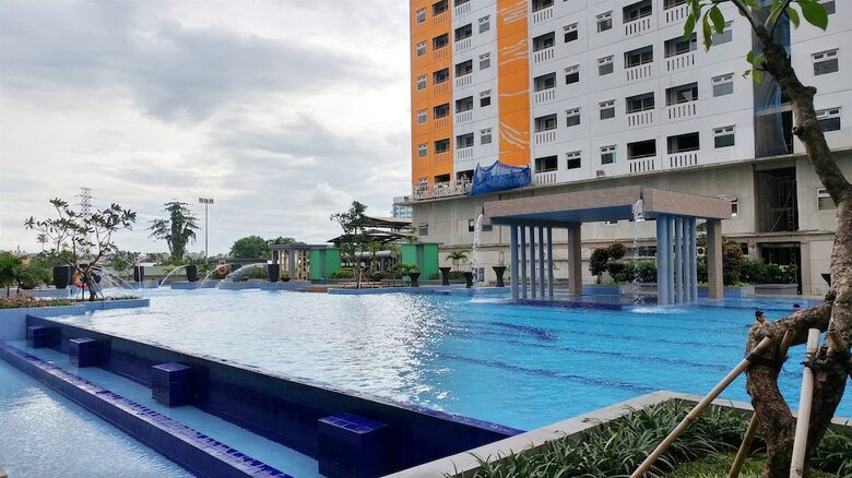 Green Pramuka City Apartment