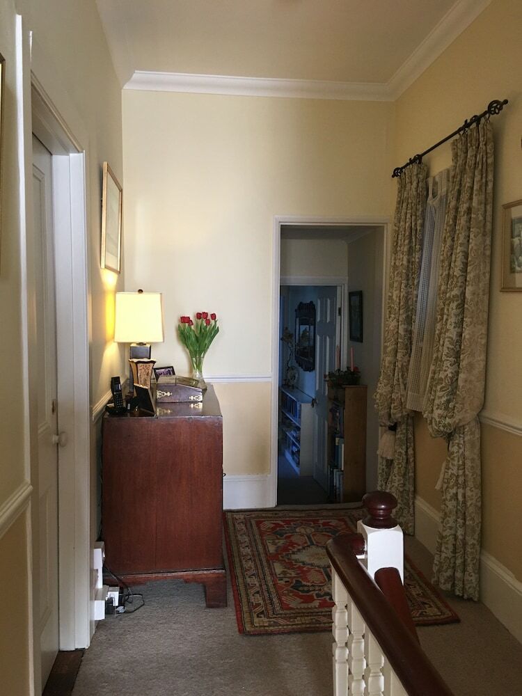 Hotel Gladstone Guesthouse