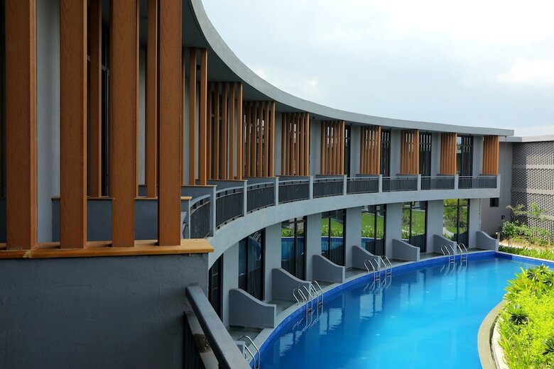 Hotel The Amaya Resort Kolkata Nh6