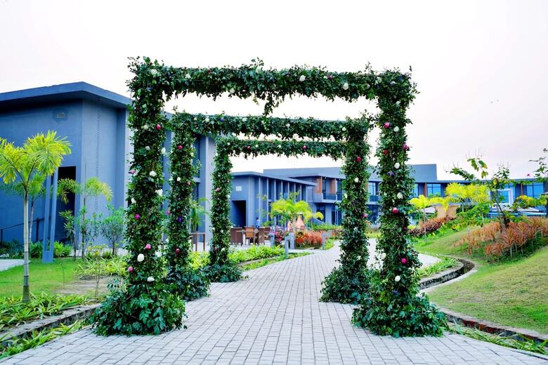 Hotel The Amaya Resort Kolkata Nh6