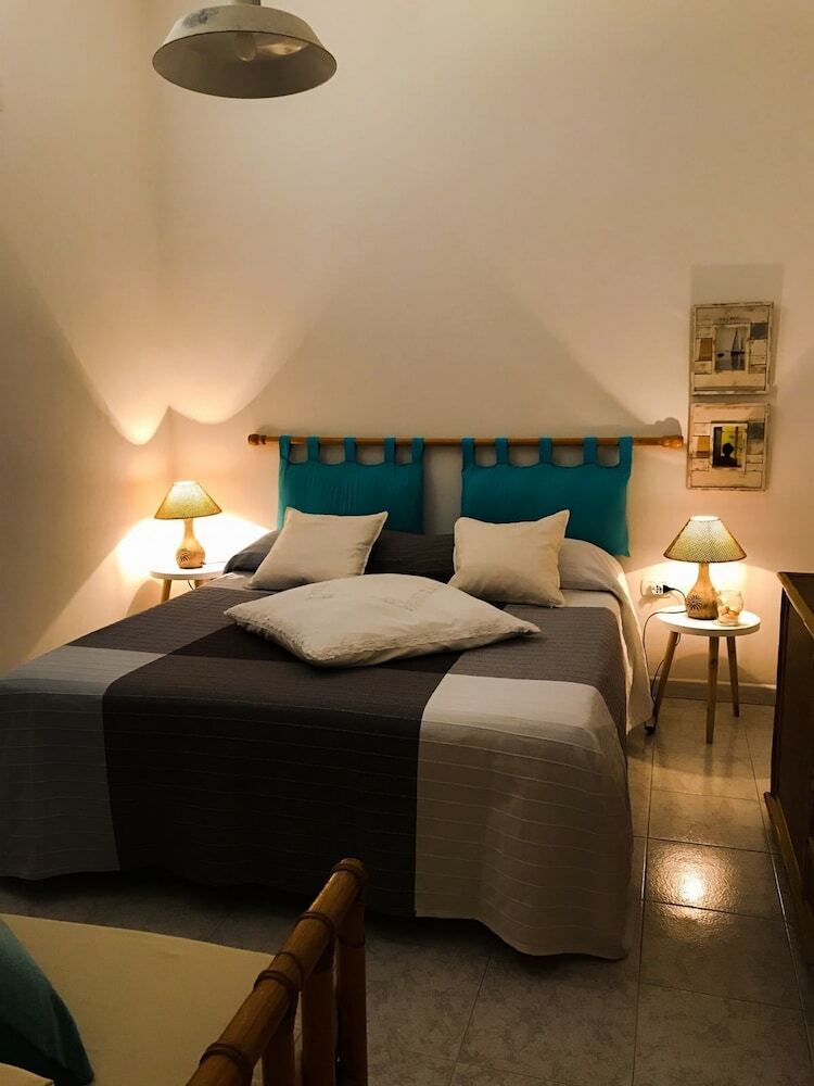 Terre Del Faro - Near Baronial Palace