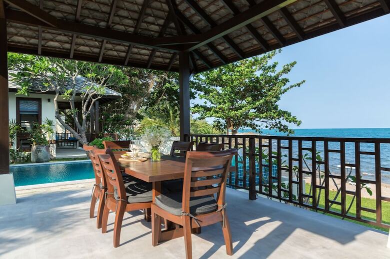 Villa The Beach House