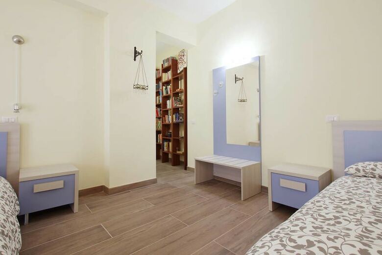 Homesuitehome