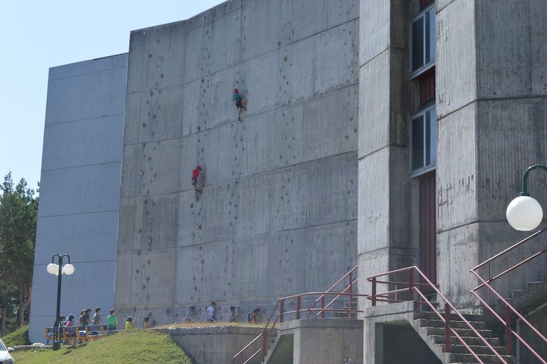 Aparthotel Oca Manzaneda Estaci�n de Monta�a
