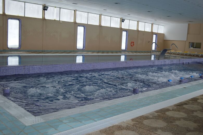 Aparthotel Oca Manzaneda Estaci�n de Monta�a