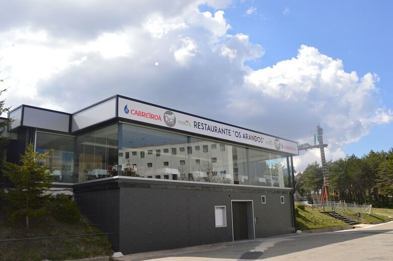 Aparthotel Oca Manzaneda Estaci�n de Monta�a