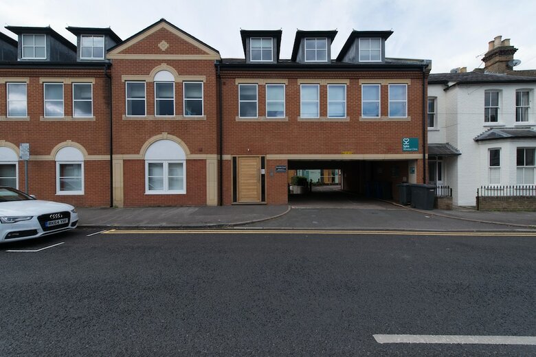 Hampden Apartments - The Elizabeth