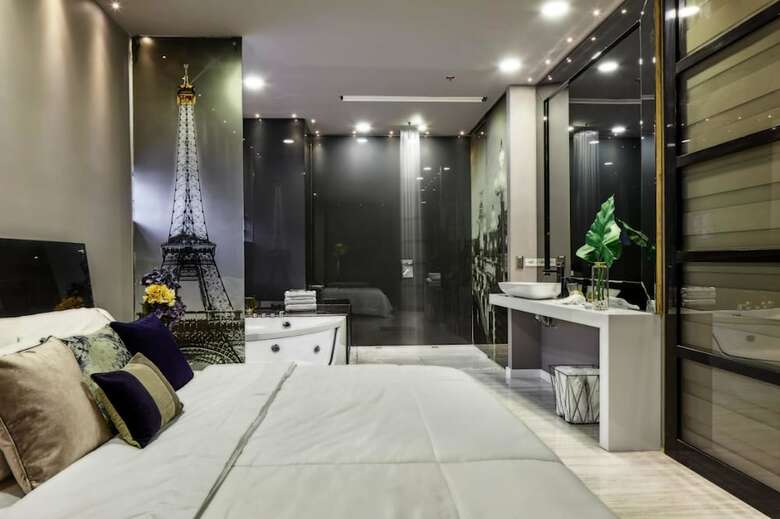 Hotel Paris Luxury Suites