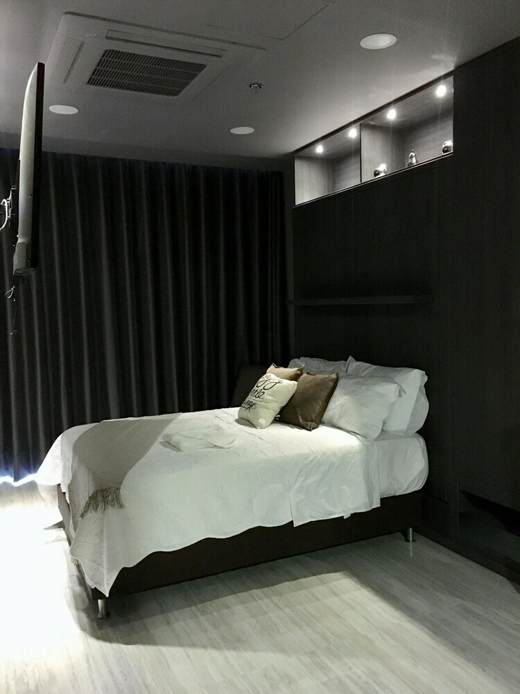 Hotel Paris Luxury Suites