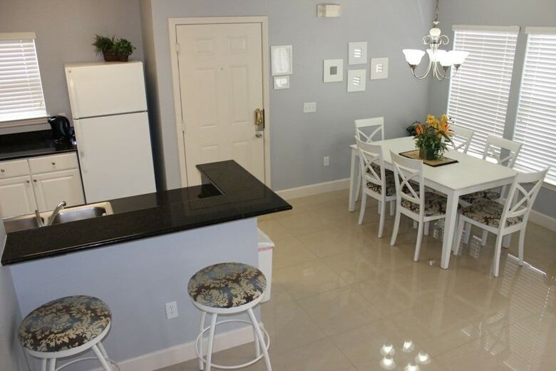 Aco225186 - Lucaya Village - 4 Bed 3 Baths Townhome